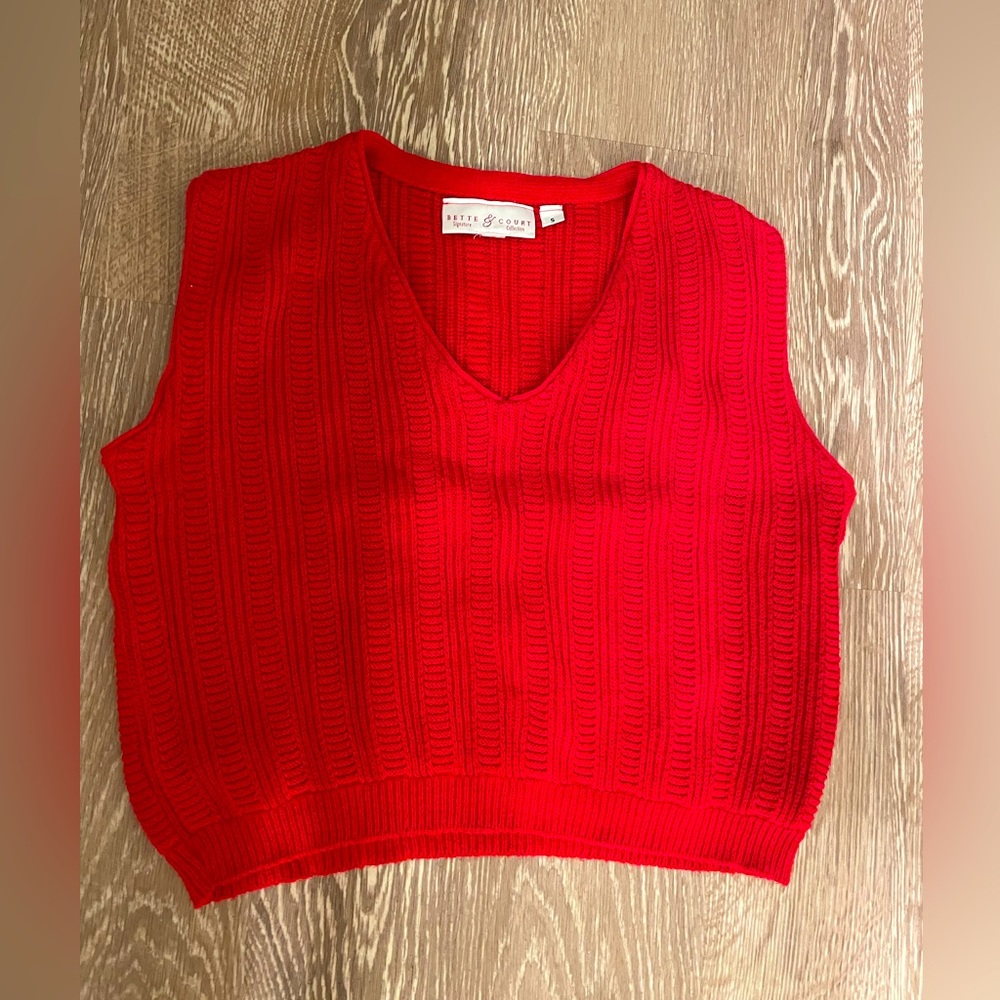 Sweater vest